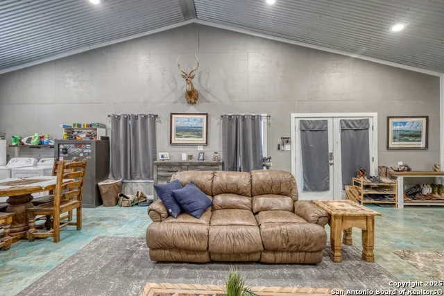944 FM 1049 Knippa, TX 78870
