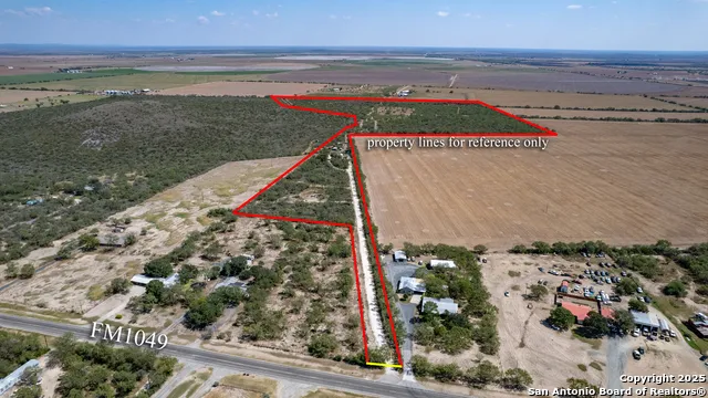 944 FM 1049 Knippa, TX 78870