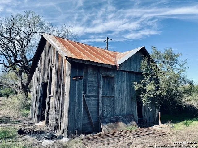 944 FM 1049 Knippa, TX 78870