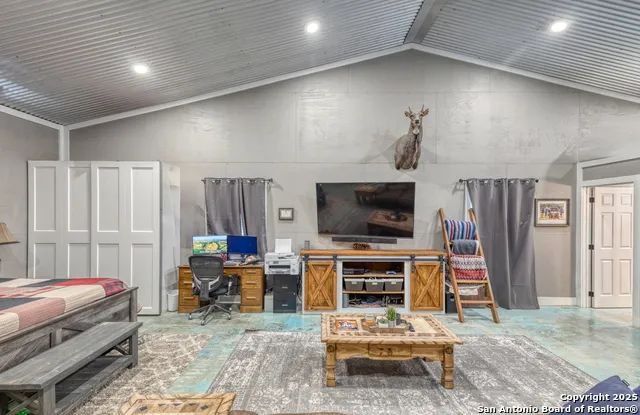 944 FM 1049 Knippa, TX 78870