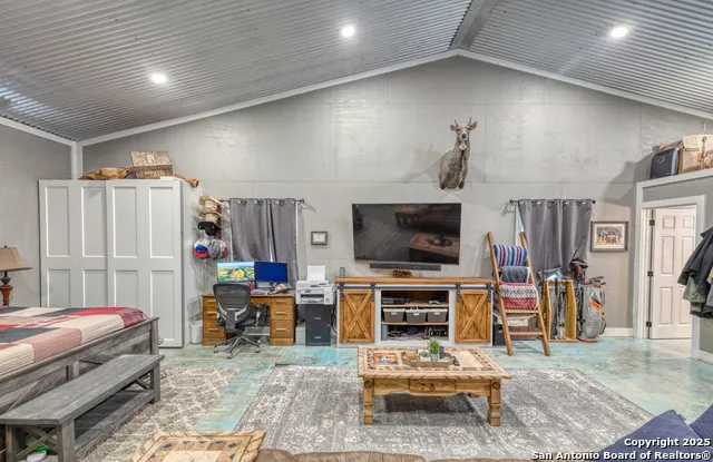944 FM 1049 Knippa, TX 78870