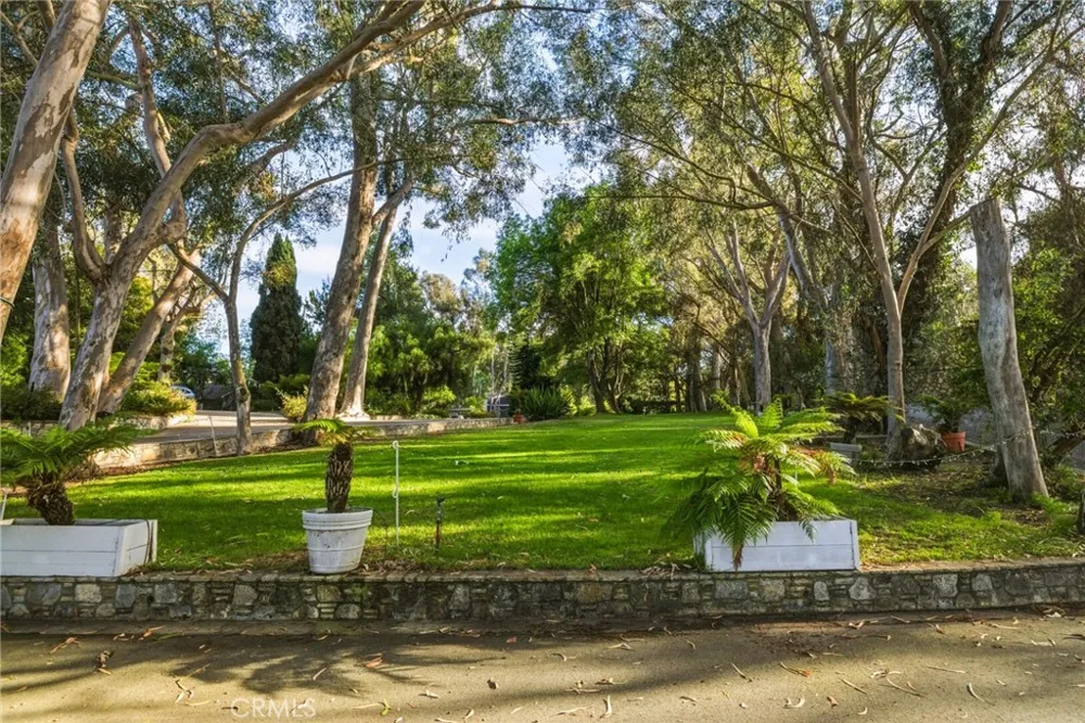 16 Johns Canyon Road Rolling Hills, CA 90274