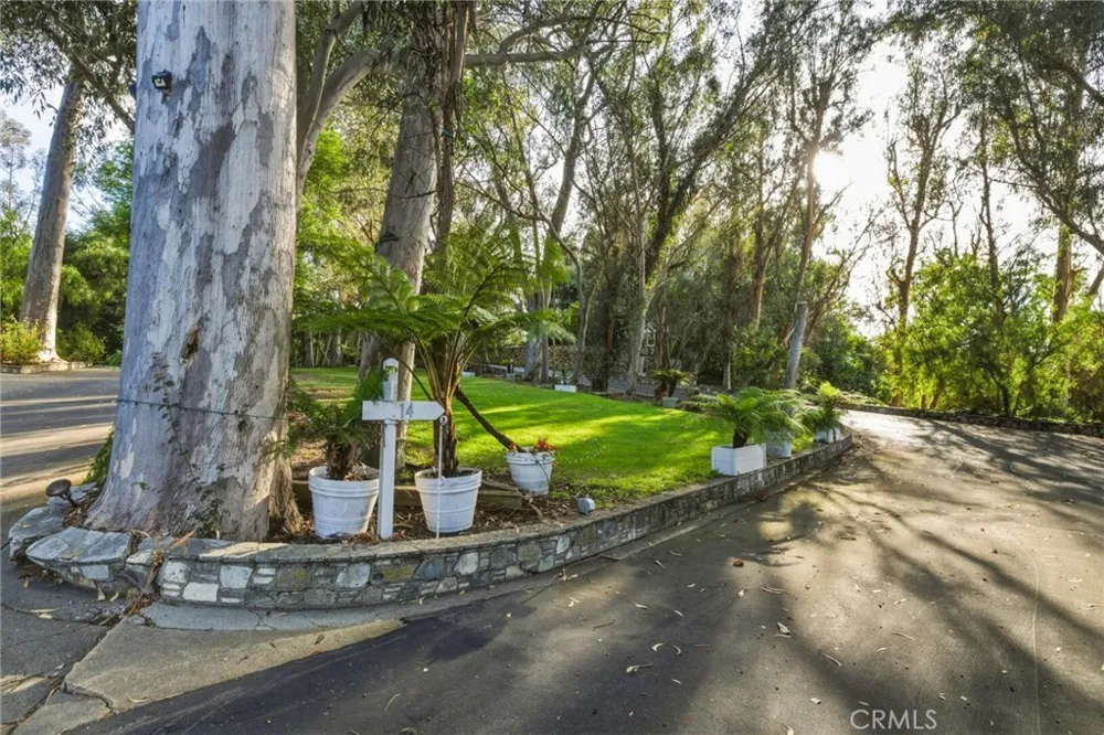 16 Johns Canyon Road Rolling Hills, CA 90274