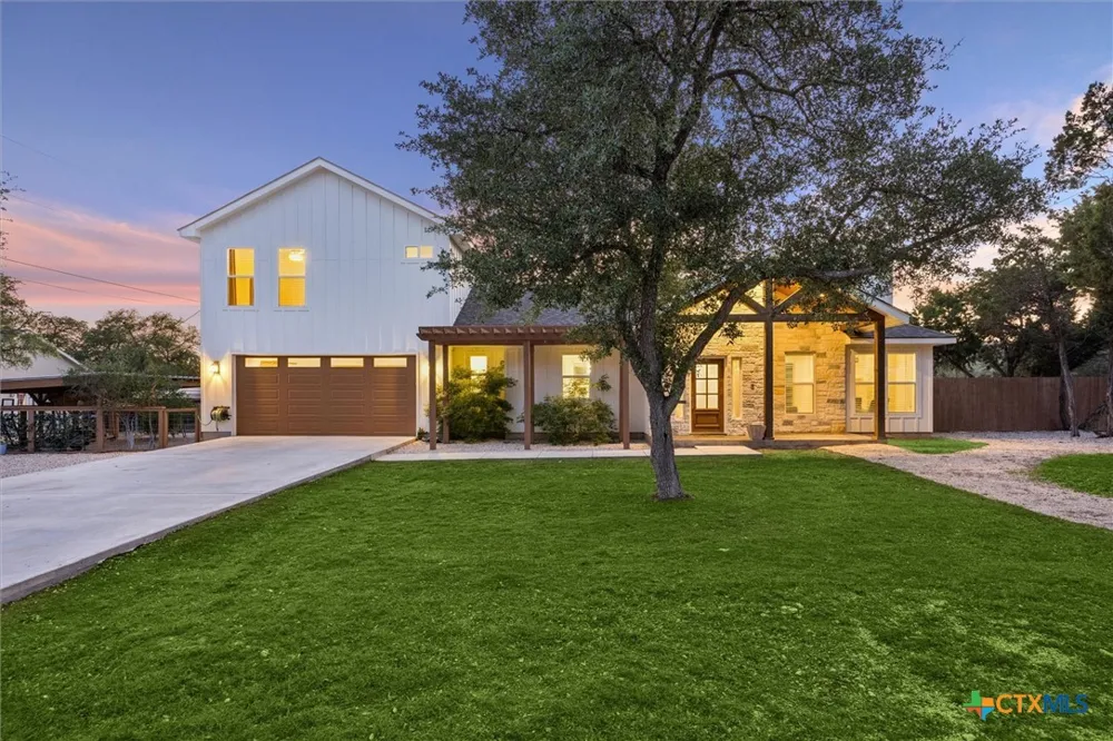 1420 Persimmon Pass Fischer, TX 78623