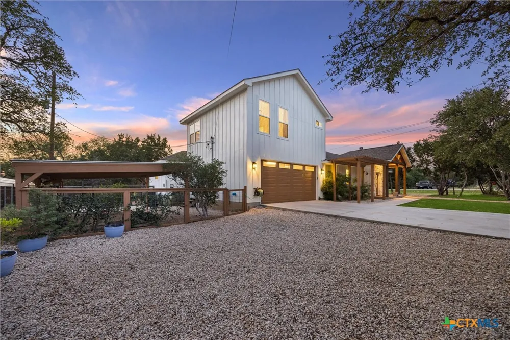 1420 Persimmon Pass Fischer, TX 78623
