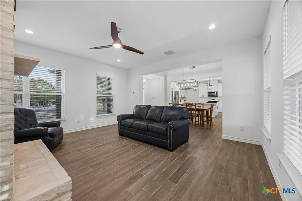 1420 Persimmon Pass Fischer, TX 78623