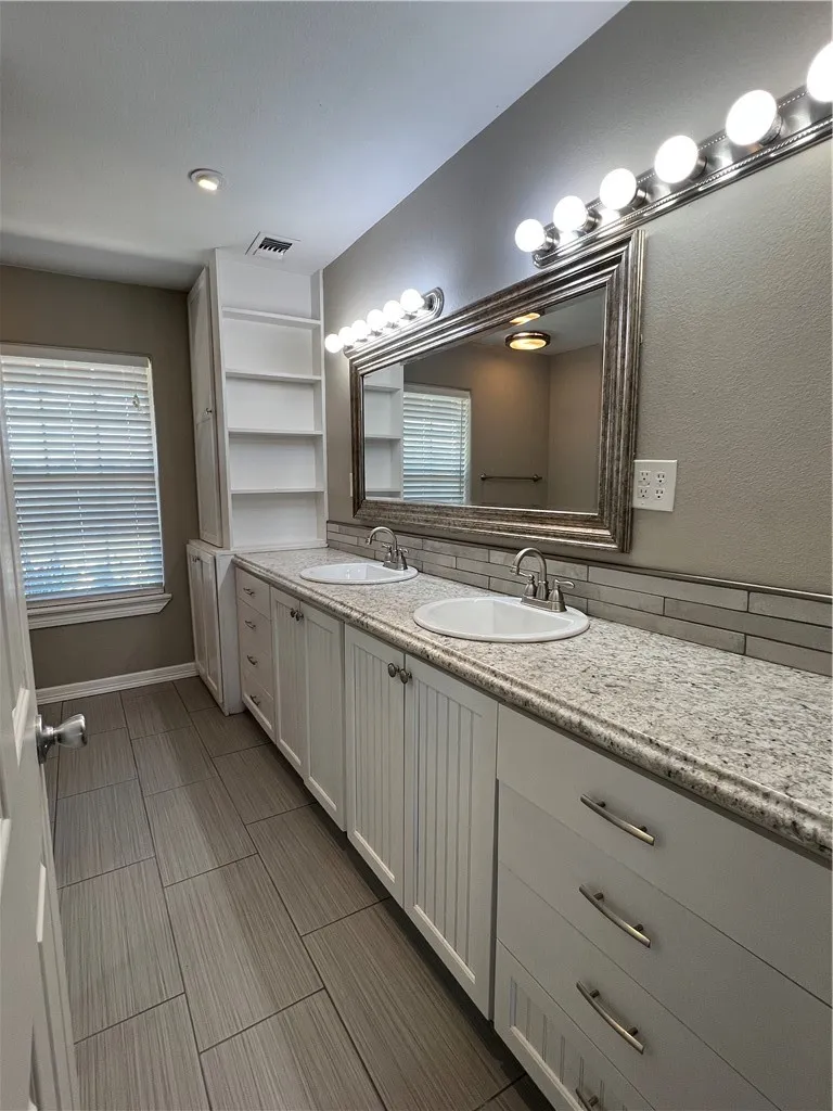 1206 Al Calde De La Bahia Goliad, TX 77963