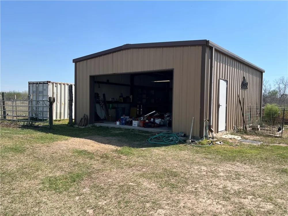 1206 Al Calde De La Bahia Goliad, TX 77963