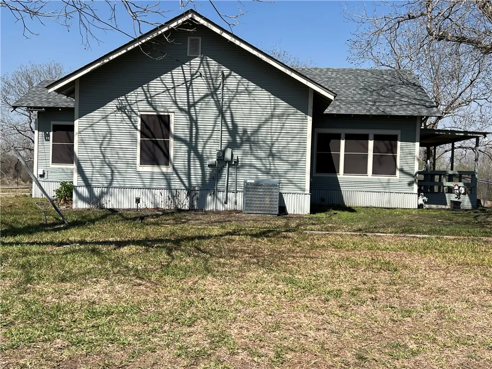 1206 Al Calde De La Bahia Goliad, TX 77963