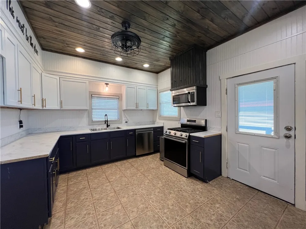 1206 Al Calde De La Bahia Goliad, TX 77963