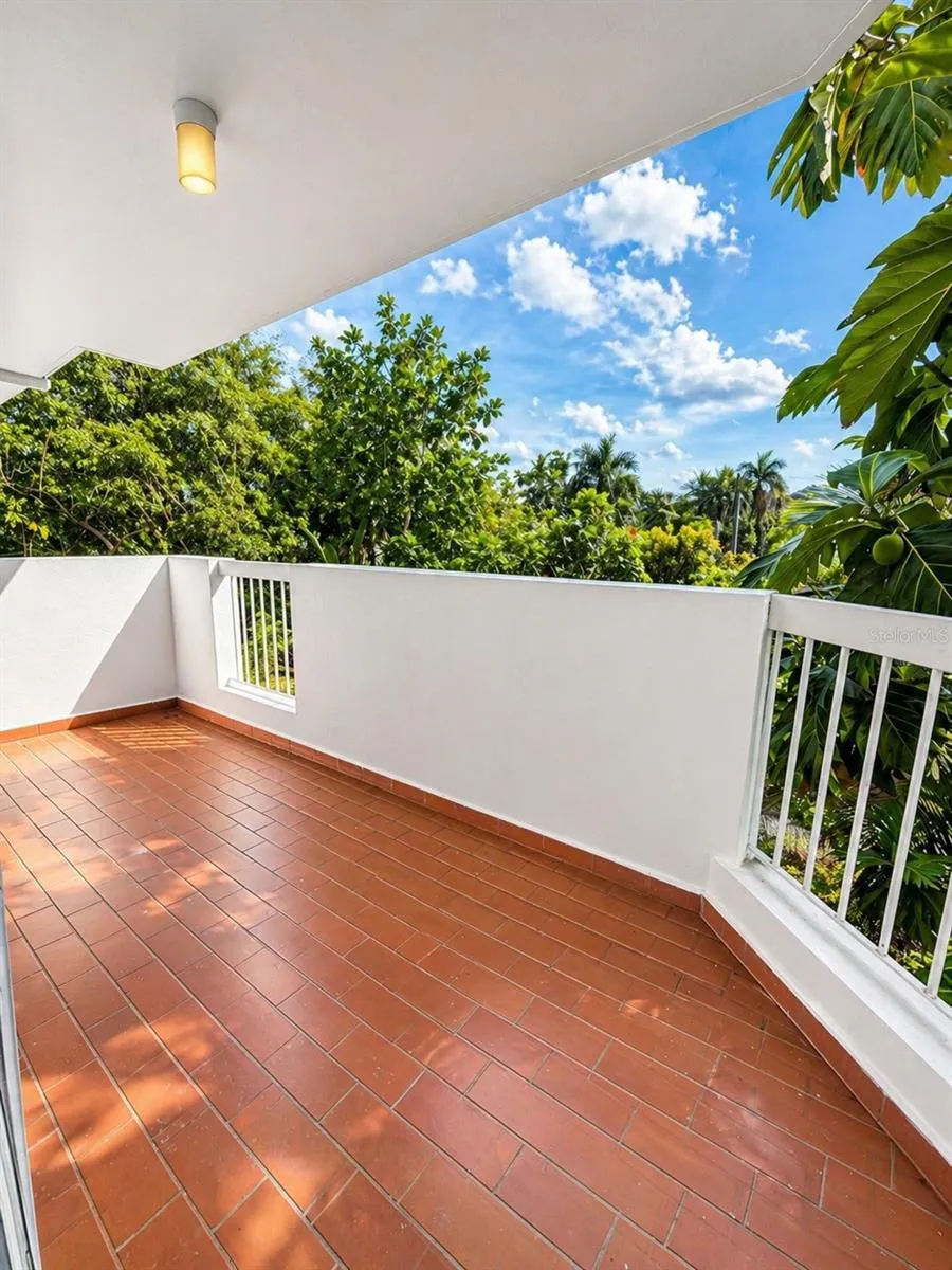 Ave. San Ignacio PRADOS DEL MONTE Guaynabo, PR 00969