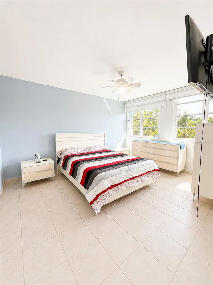 Ave. San Ignacio PRADOS DEL MONTE Guaynabo, PR 00969