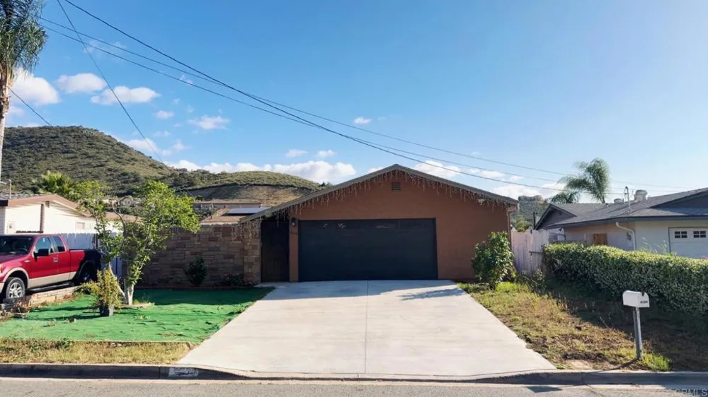 9104 Northcote Road Santee, CA 92071