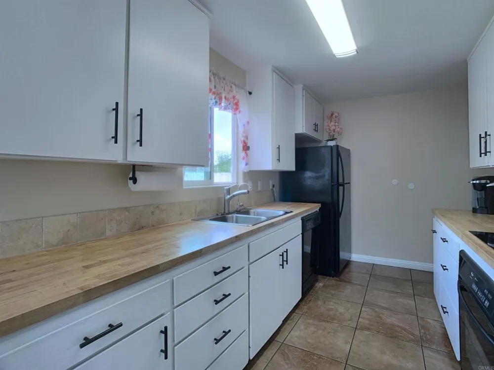 9104 Northcote Road Santee, CA 92071