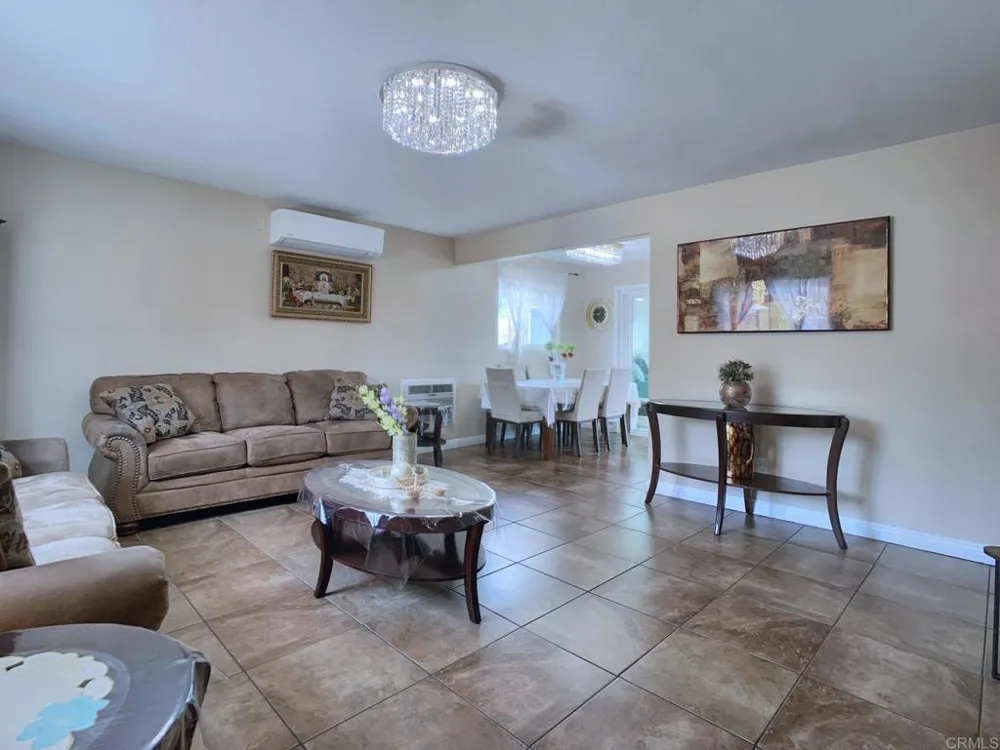 9104 Northcote Road Santee, CA 92071