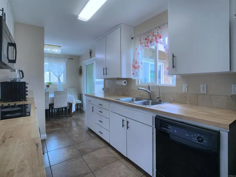 9104 Northcote Road Santee, CA 92071