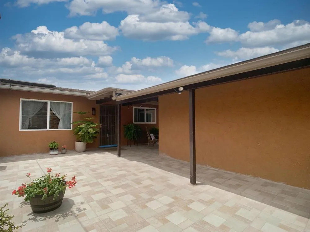 9104 Northcote Road Santee, CA 92071