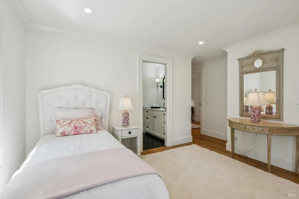 853 D STREET Petaluma, CA 94952