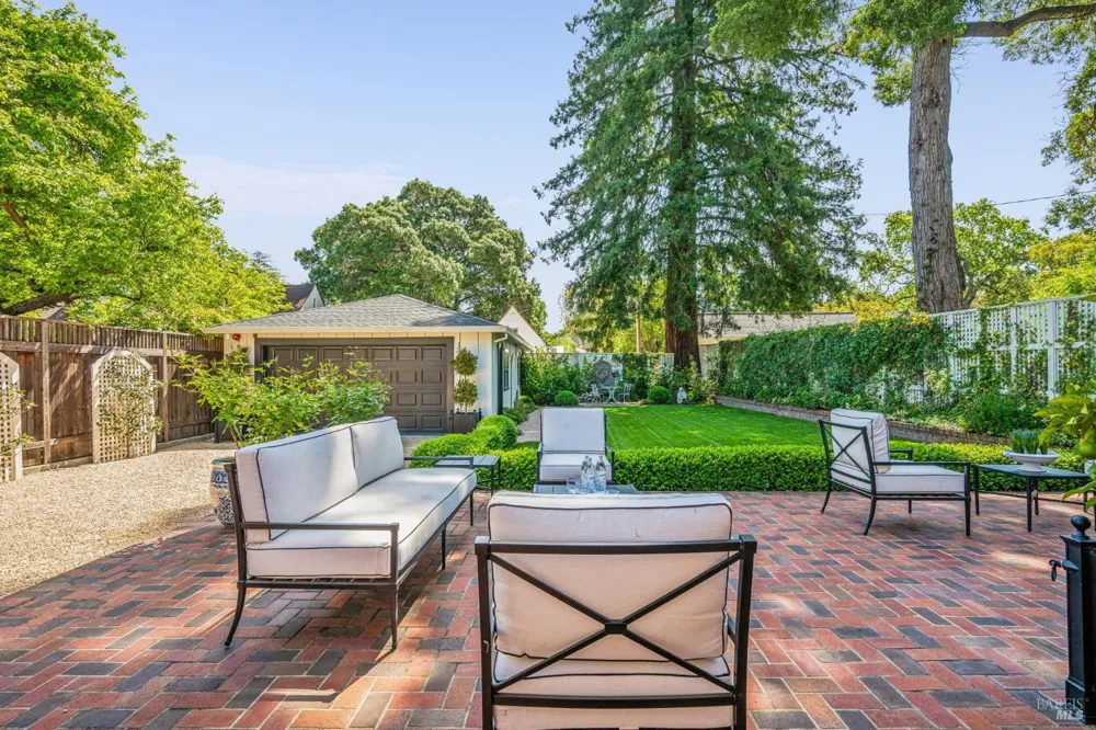 853 D STREET Petaluma, CA 94952
