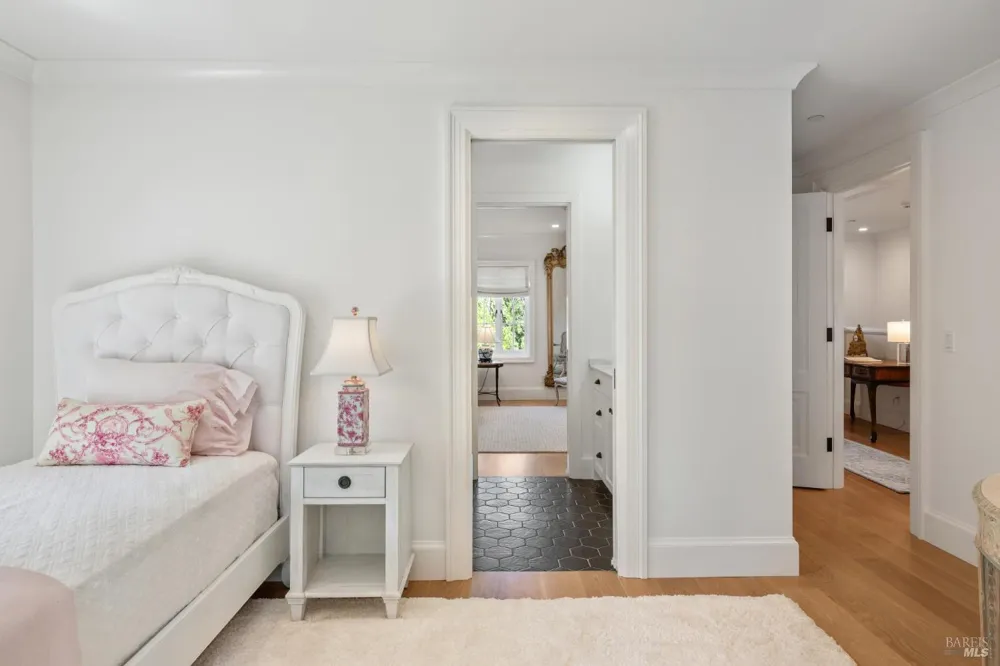 853 D STREET Petaluma, CA 94952