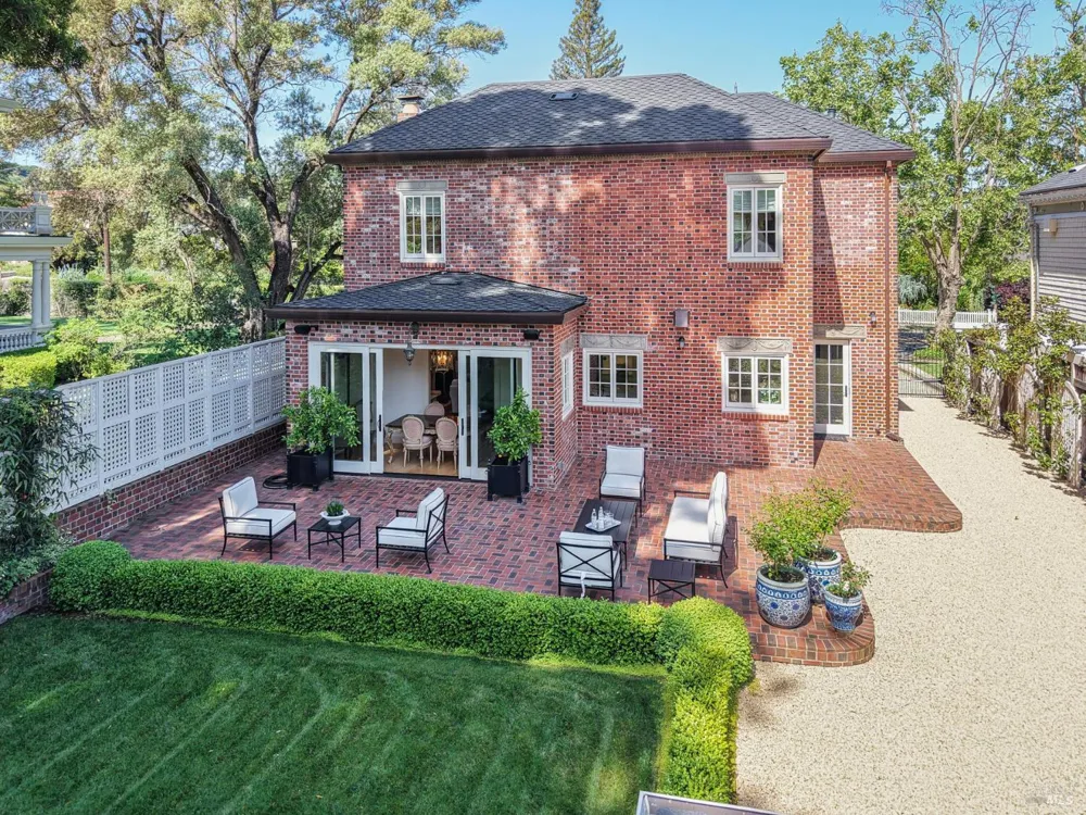 853 D STREET Petaluma, CA 94952