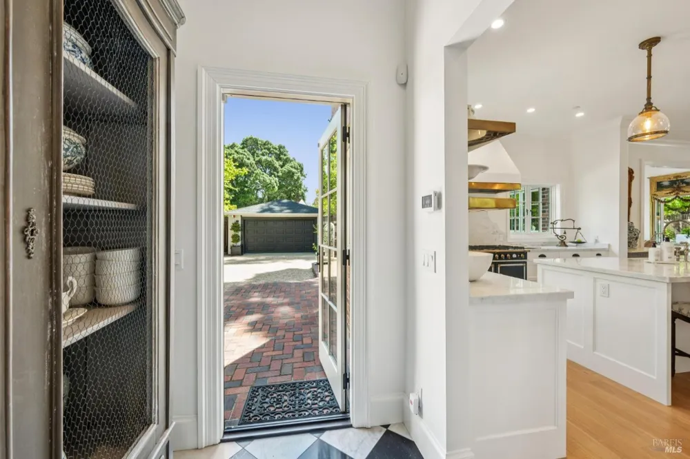 853 D STREET Petaluma, CA 94952