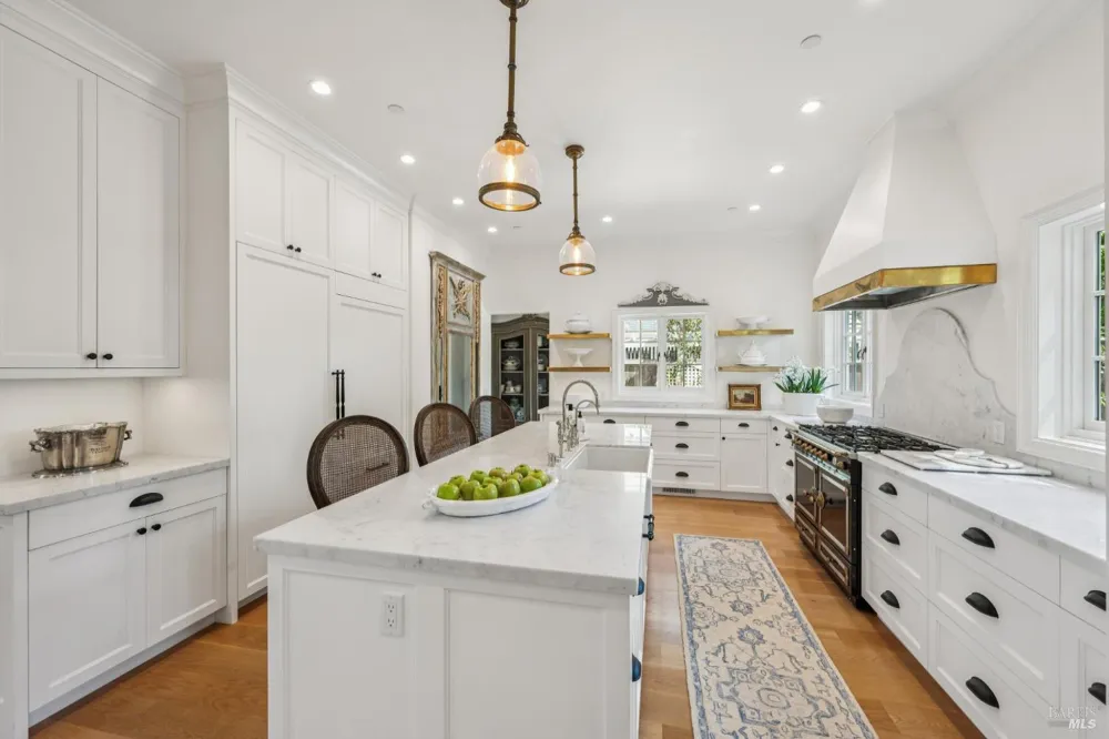 853 D STREET Petaluma, CA 94952