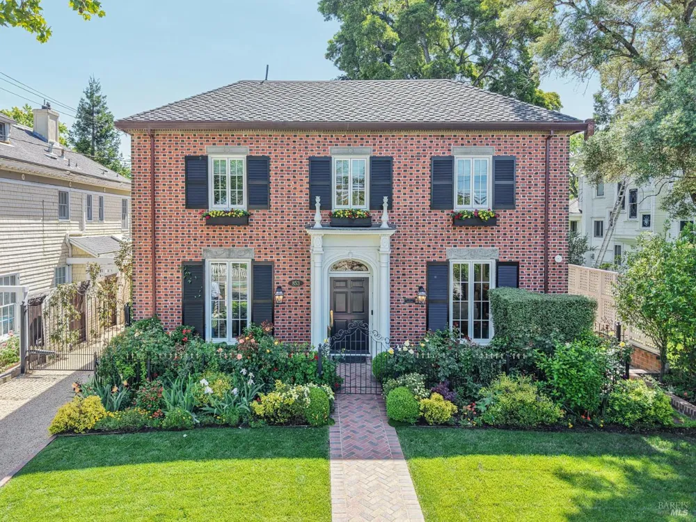 853 D STREET Petaluma, CA 94952