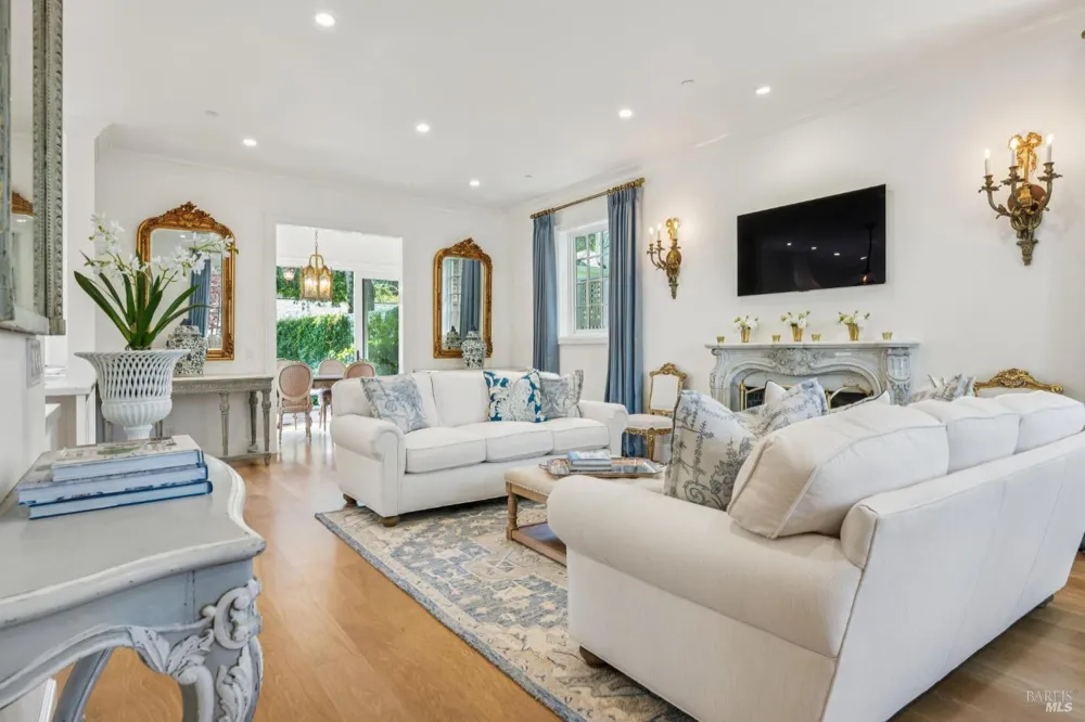 853 D STREET Petaluma, CA 94952