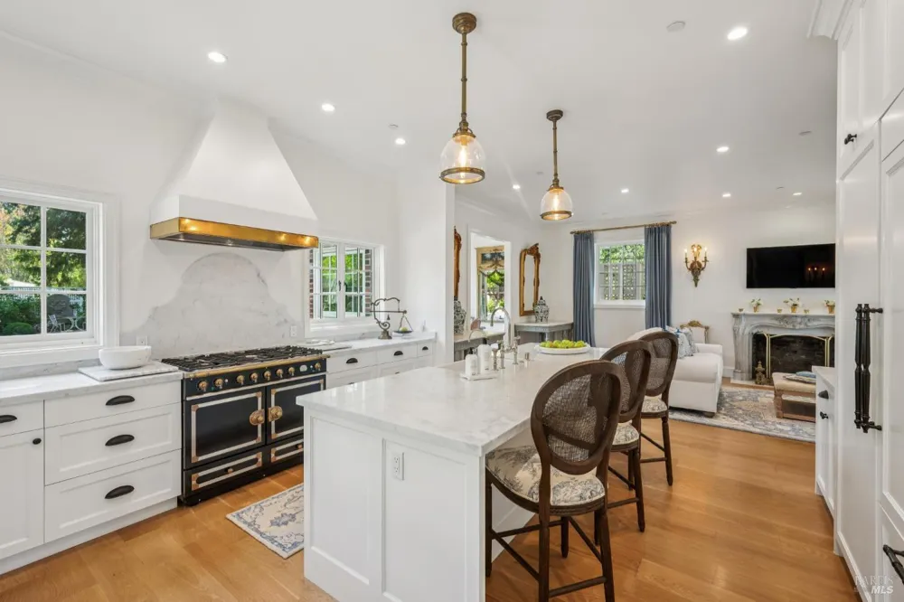 853 D STREET Petaluma, CA 94952