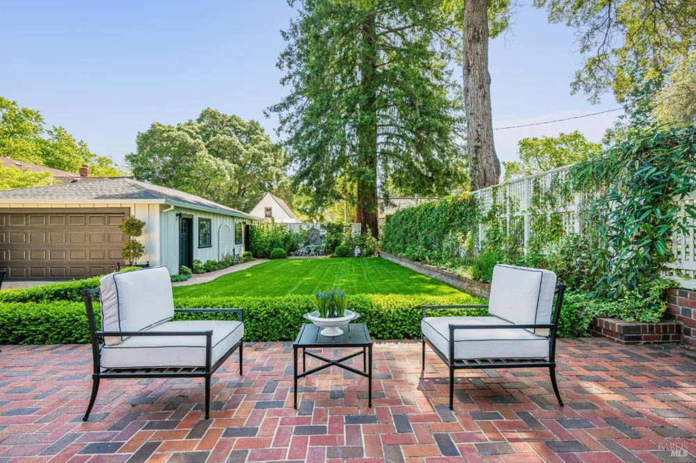 853 D STREET Petaluma, CA 94952
