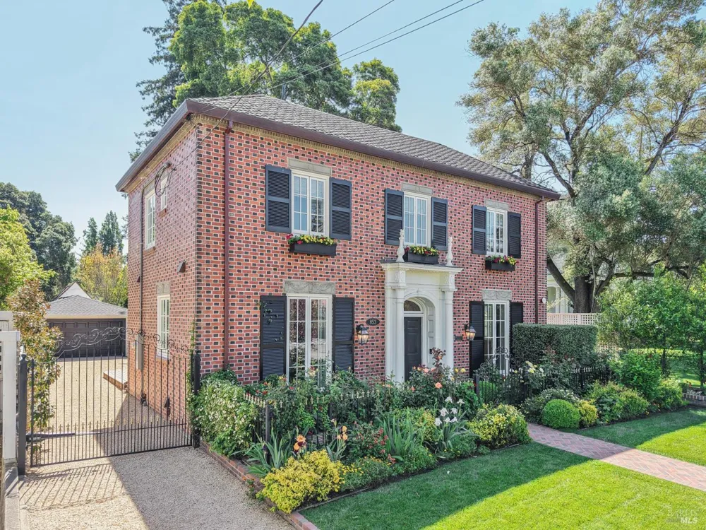 853 D STREET Petaluma, CA 94952