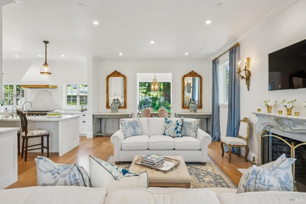 853 D STREET Petaluma, CA 94952