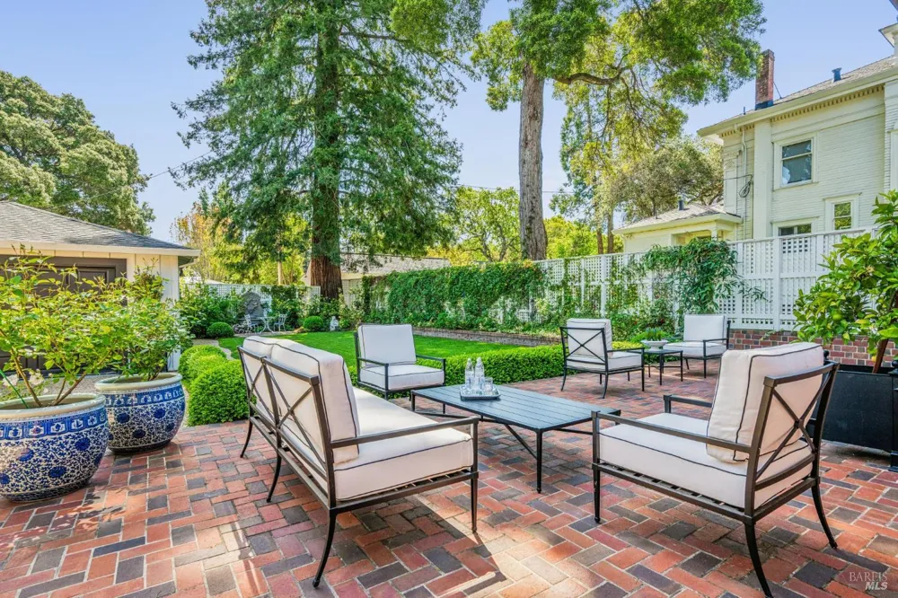 853 D STREET Petaluma, CA 94952