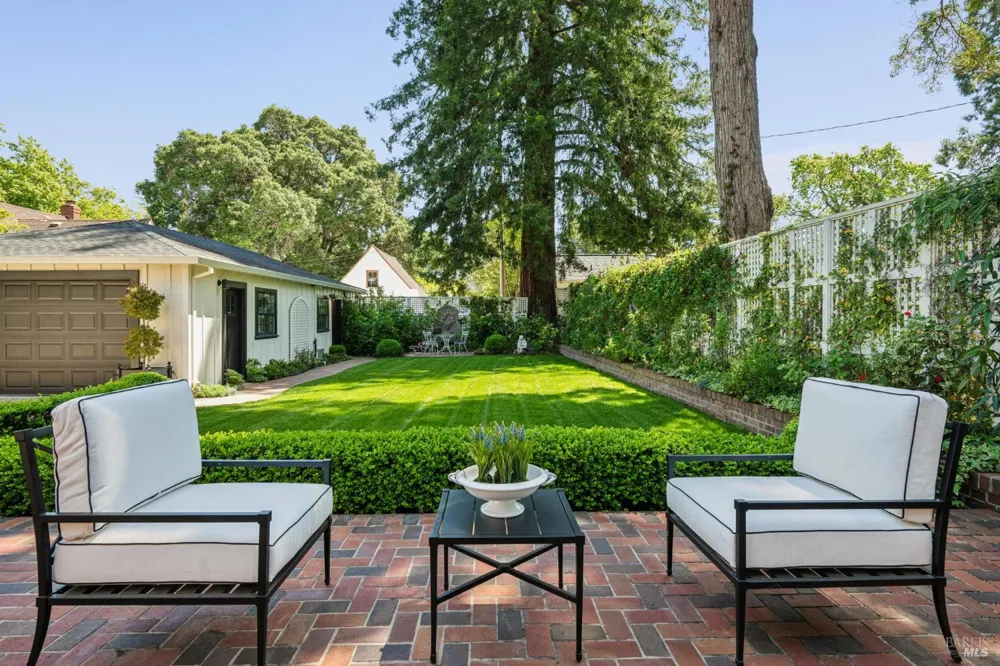 853 D STREET Petaluma, CA 94952