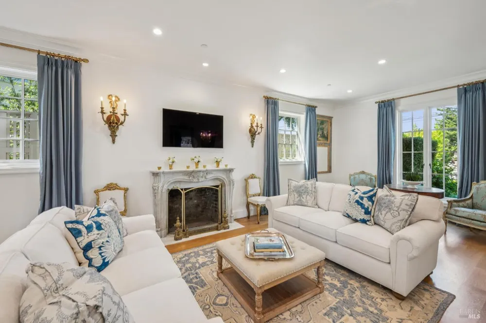 853 D STREET Petaluma, CA 94952