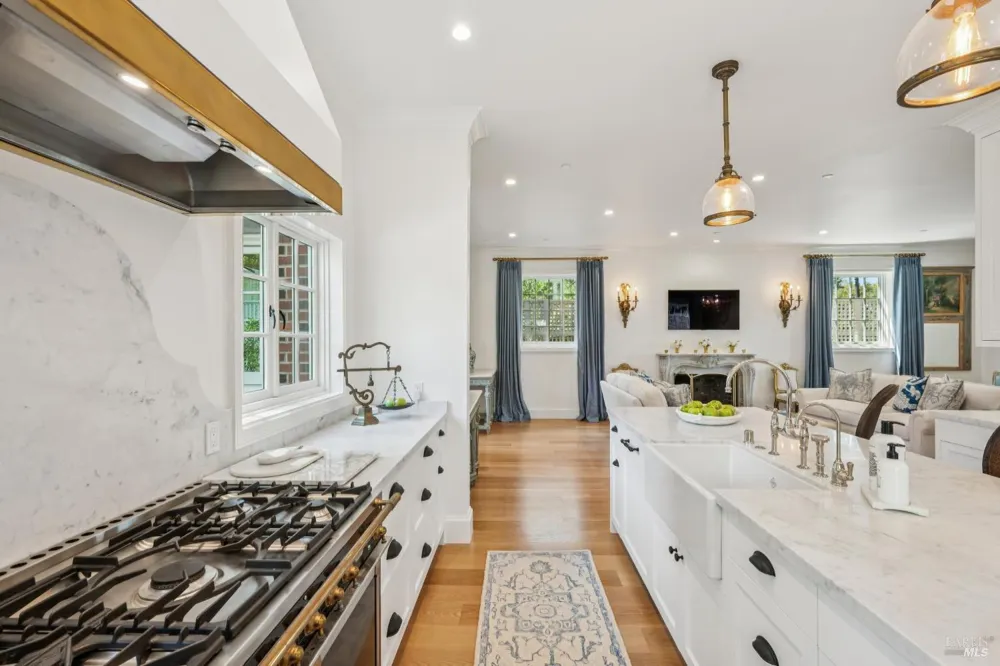 853 D STREET Petaluma, CA 94952
