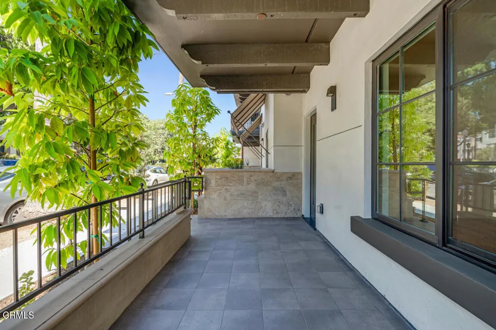 139 S Oak Knoll Avenue #101 Pasadena, CA 91101