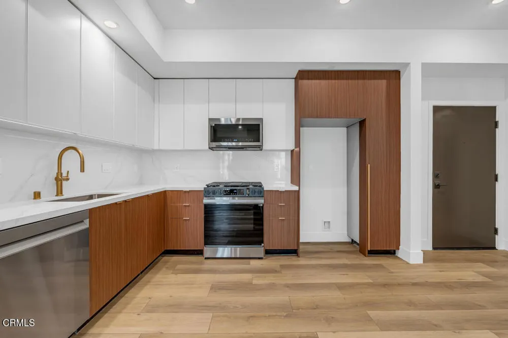 139 S Oak Knoll Avenue #101 Pasadena, CA 91101
