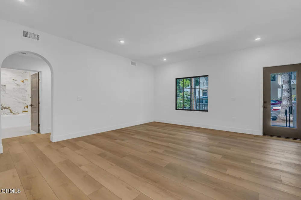 139 S Oak Knoll Avenue #101 Pasadena, CA 91101