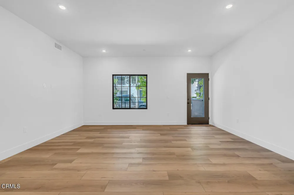 139 S Oak Knoll Avenue #101 Pasadena, CA 91101