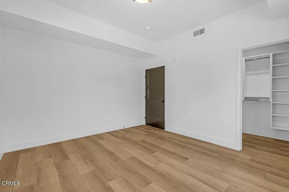 139 S Oak Knoll Avenue #101 Pasadena, CA 91101