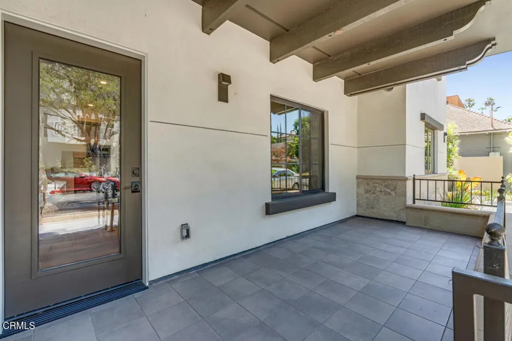 139 S Oak Knoll Avenue #101 Pasadena, CA 91101