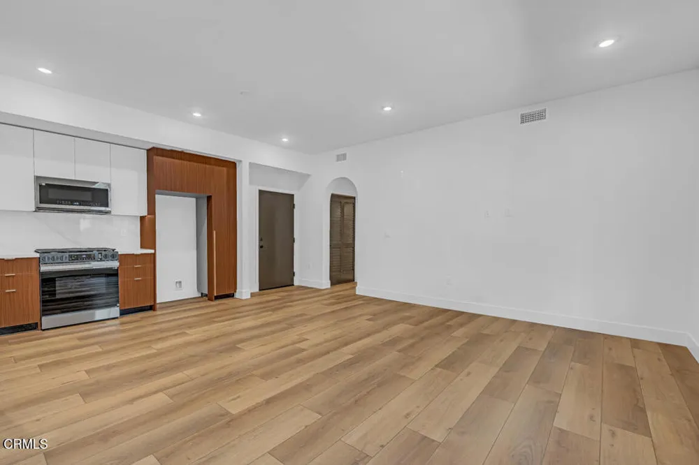 139 S Oak Knoll Avenue #101 Pasadena, CA 91101