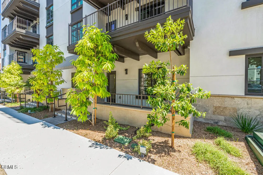 139 S Oak Knoll Avenue #101 Pasadena, CA 91101