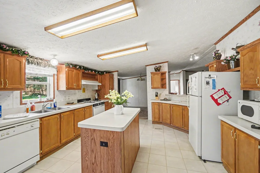 20240 10th Avenue Barryton, MI 49305