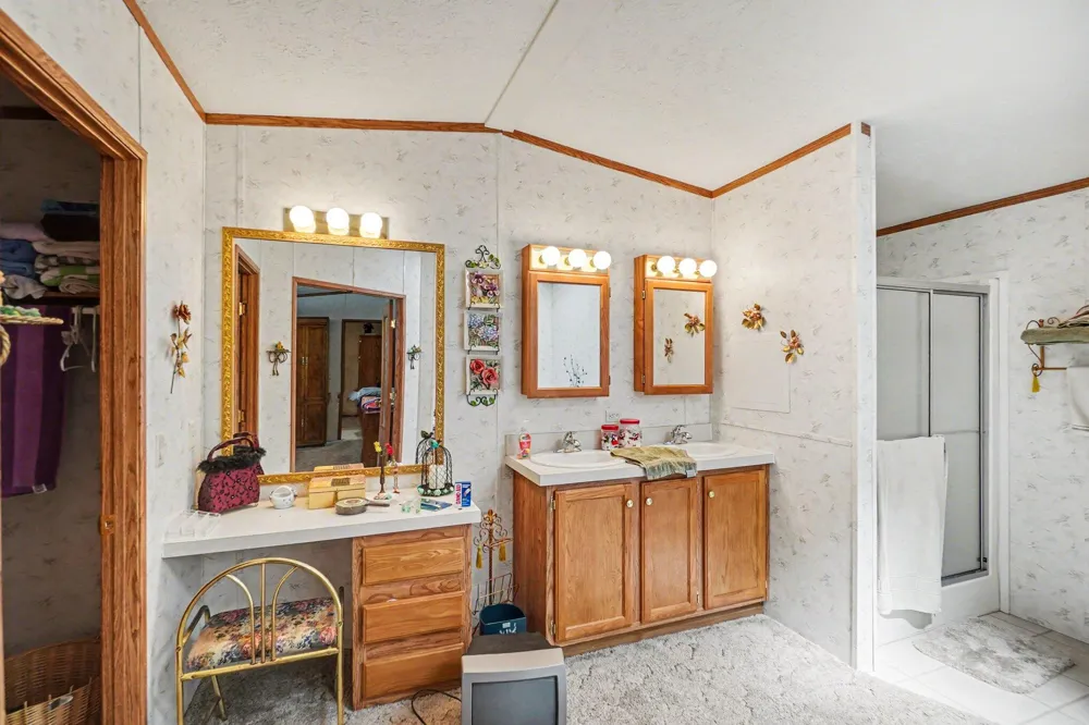 20240 10th Avenue Barryton, MI 49305