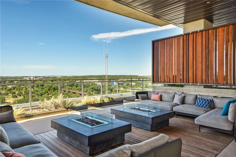 222 West Avenue #2207 Austin, TX 78701
