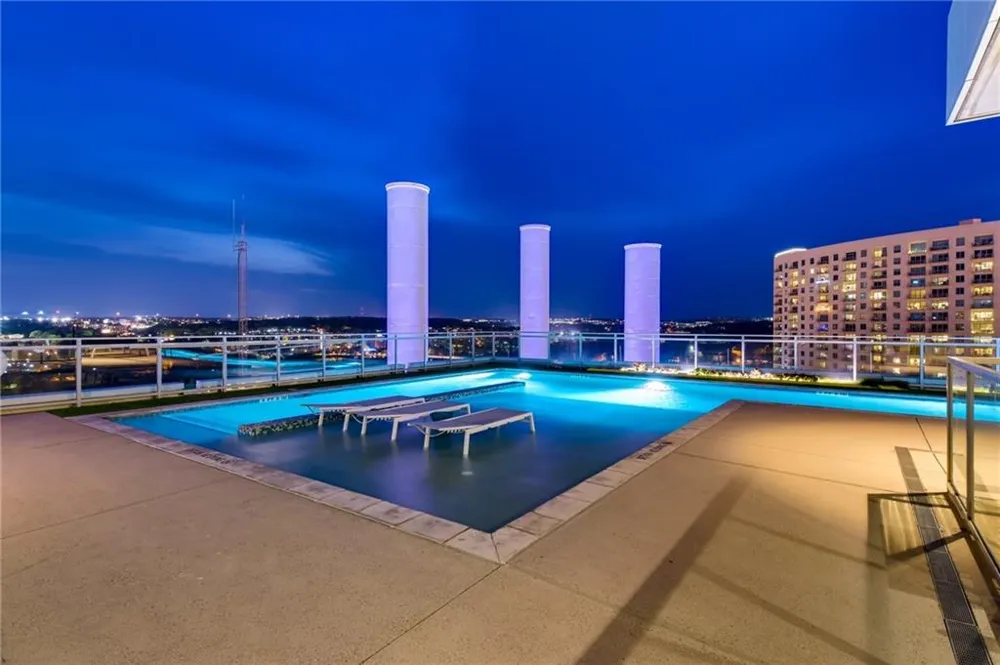 222 West Avenue #2207 Austin, TX 78701