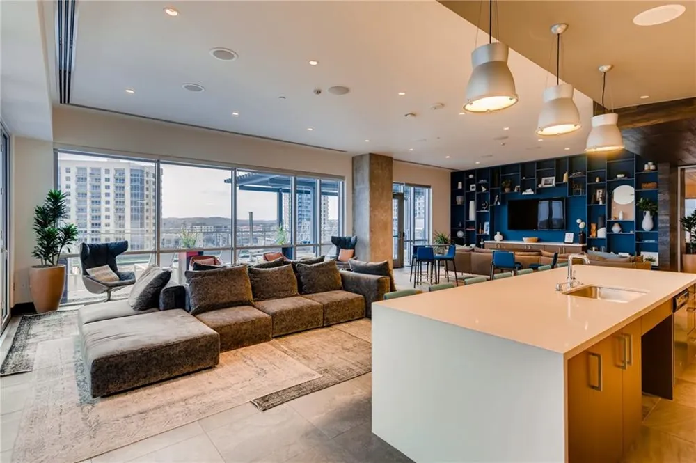 222 West Avenue #2207 Austin, TX 78701